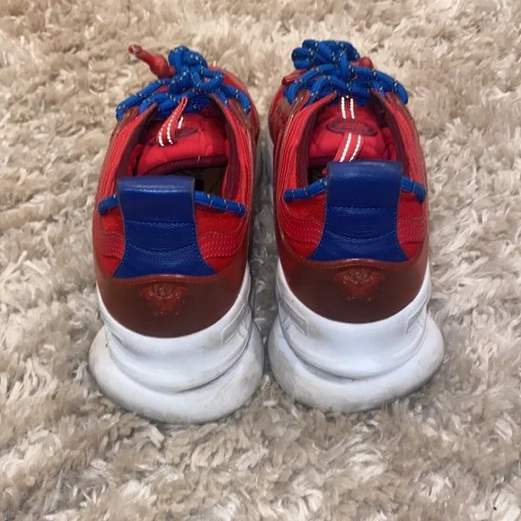 Versace chain reactions